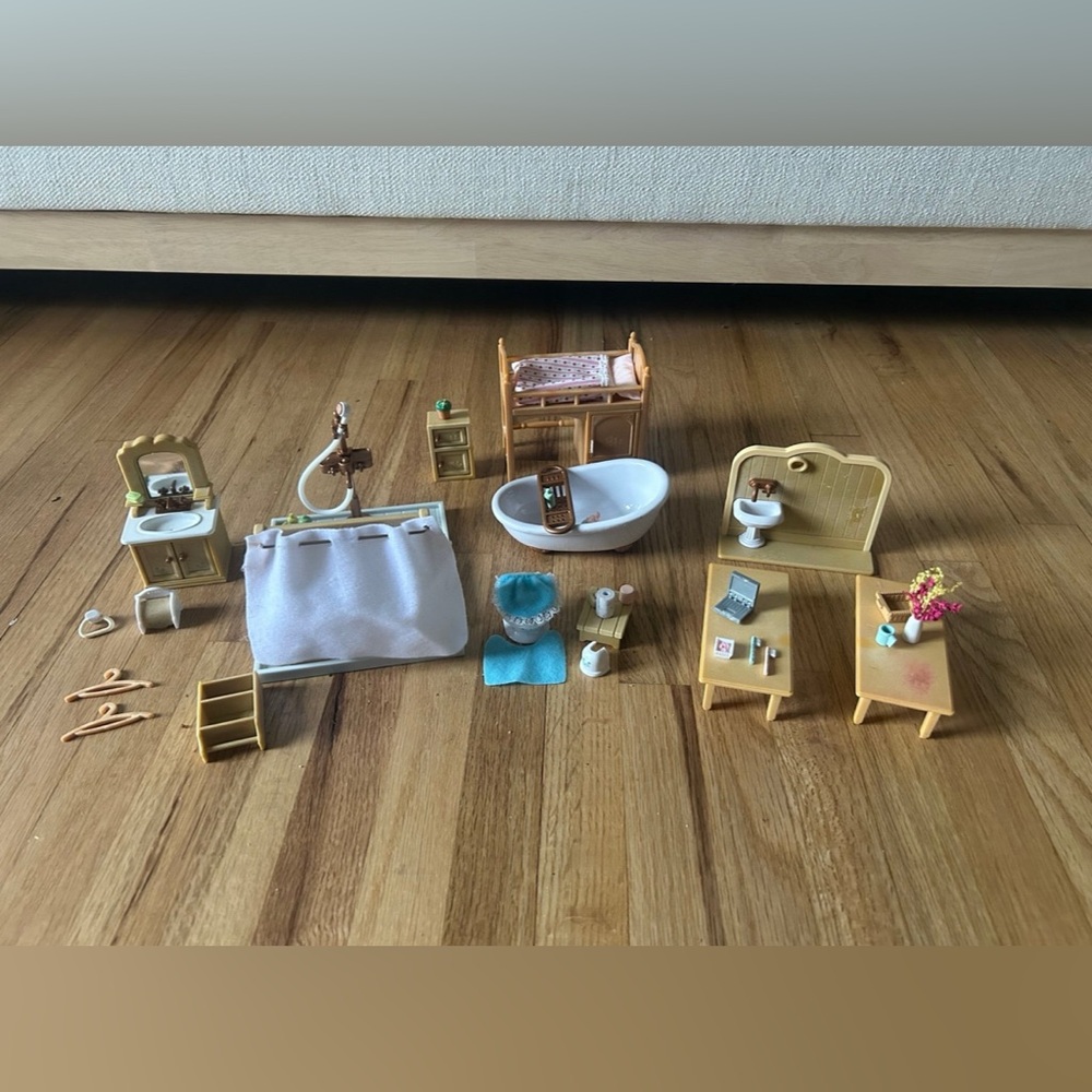 Calico Critters Loft Bed & Bathroom Furniture
